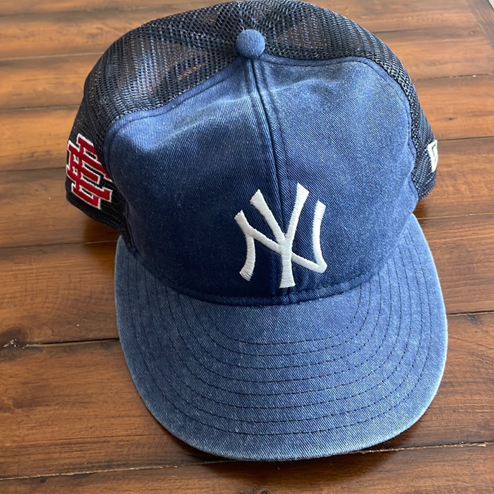 NY Yankees New Era x Eric Emanuel trucker hat